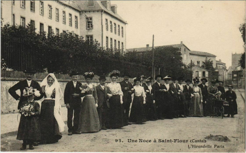 Carte postale ancienne Une Noce a Saint Flour France à Saint-Flour