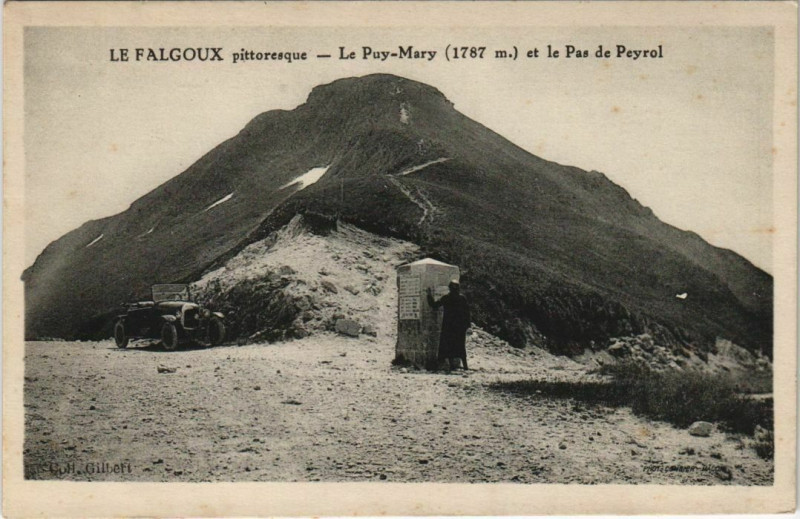 Carte postale ancienne Le Puy Mary et le Pas de Peyrol France