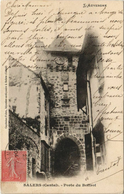 Carte postale ancienne Salers Porte du Beffroi France à Salers