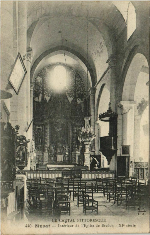 Carte postale ancienne Murat Interier de l'Eglise de Bredon France à Murat