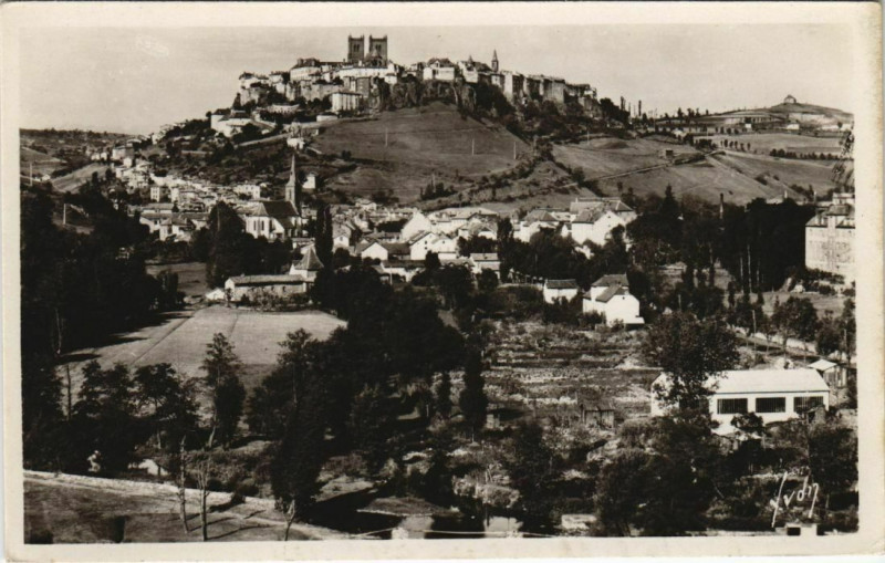 Carte postale ancienne Saint Flour vue generale France à Saint-Flour
