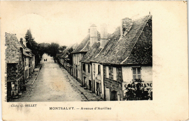 Carte postale ancienne Montsalvy Avenue d'Aurillac Cantal à Montsalvy