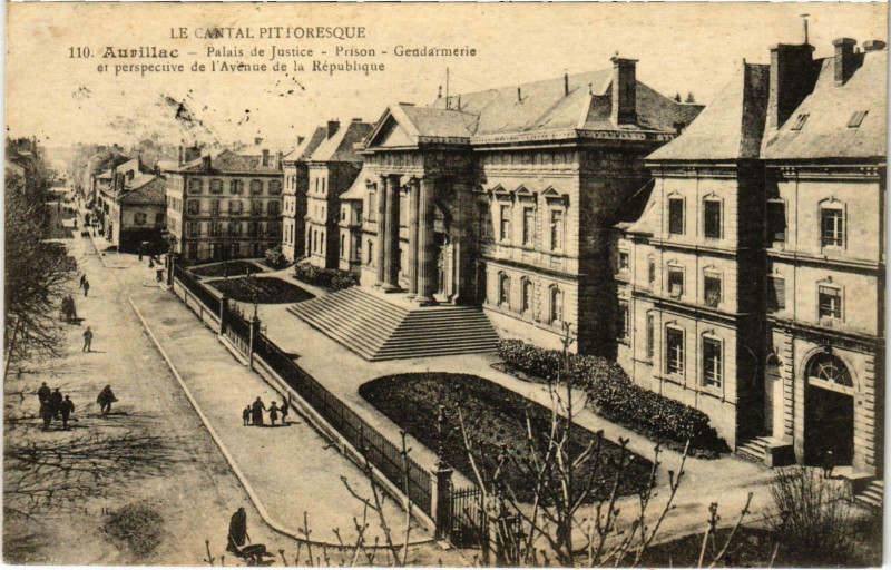 Carte postale ancienne Aurillac Palais de Justice Cantal à Aurillac