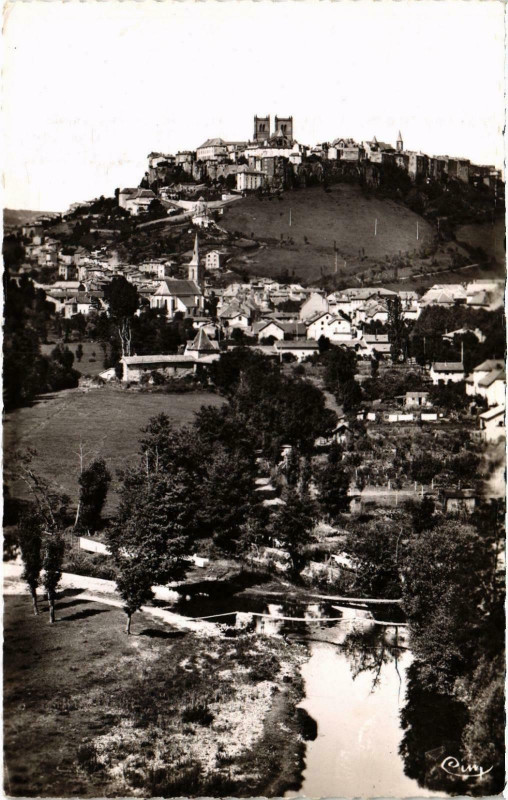 Carte postale ancienne Saint-Flour Vue générale Cantal à Saint-Flour