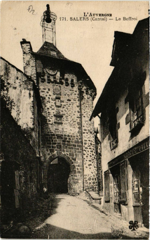 Carte postale ancienne Salers - Le Beffroi à Salers