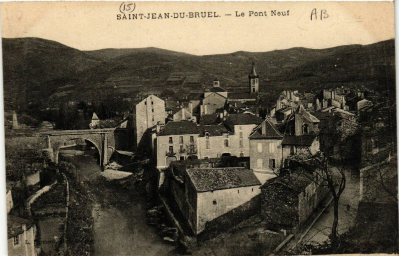 Carte postale ancienne Saint-Jean-du-Bruel - Le Pont Neuf
