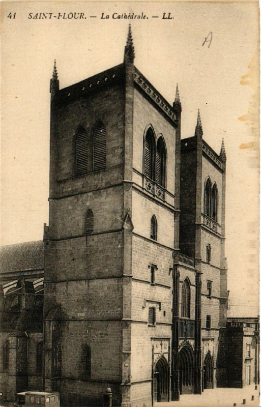 Carte postale ancienne Saint-Flour - La Cathédrale à Saint-Flour