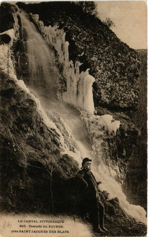 Carte postale ancienne Cascade du Petrus - pres Saint-Jacques Des Blats à Saint-Jacques-des-Blats