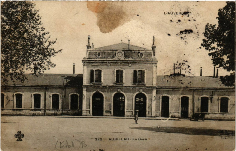 Carte postale ancienne Aurillac - La Gare à Aurillac