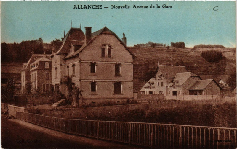 Carte postale ancienne Allanche - Nouvelle Avenue de la Gare à Allanche