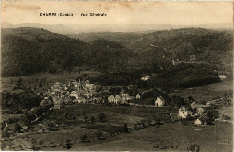Carte postale ancienne Champ - Vue Générale