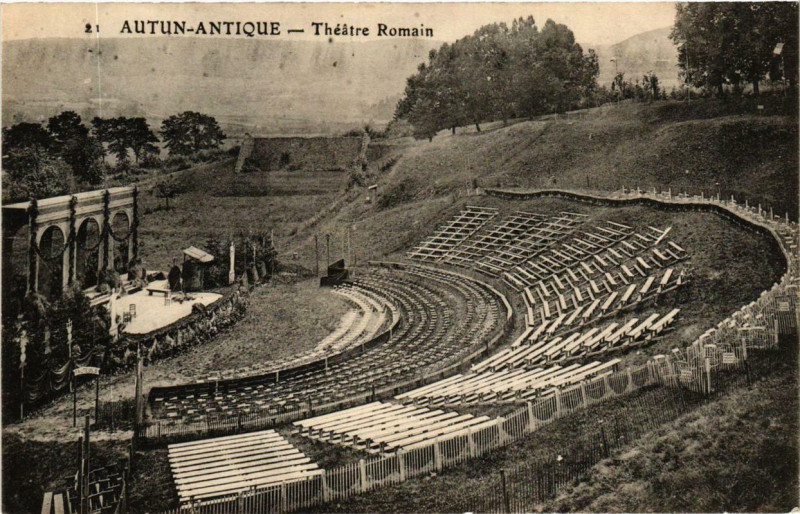Carte postale ancienne Autun Théatre Romain à Autun