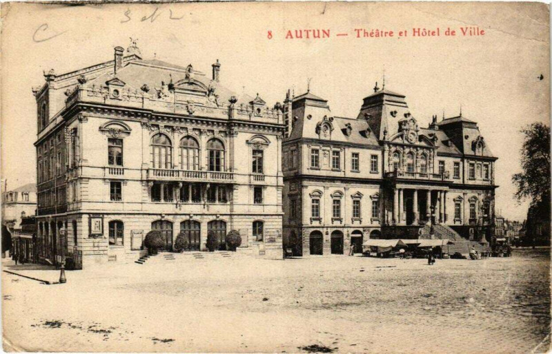 Carte postale ancienne Autun Théatre et Hotel de Ville à Autun