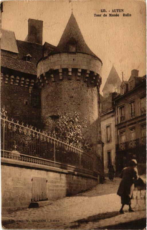Carte postale ancienne Autun Tour du Musée Rolin à Autun