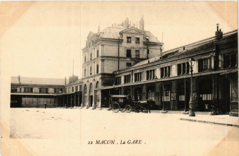Carte postale ancienne Macon La Gare à Mâcon