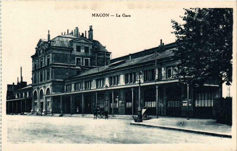 Carte postale ancienne Macon La Gare à Mâcon