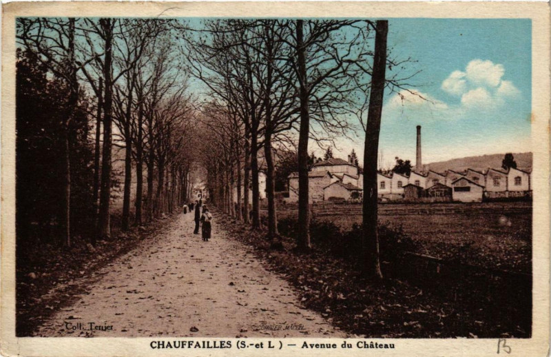 Carte postale ancienne Chauffailles Avenue du Chateau à Chauffailles
