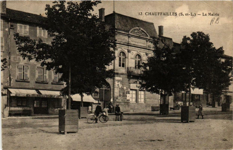 Carte postale ancienne Chauffailles La Mairie à Chauffailles