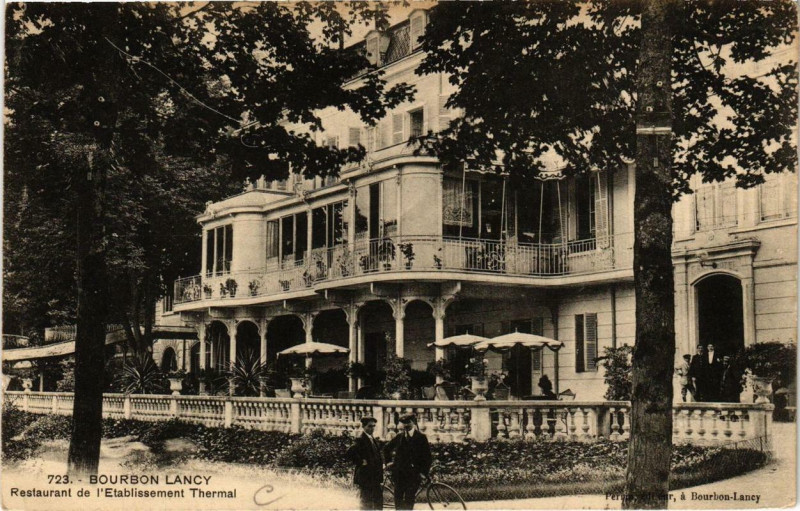 Carte postale ancienne Bourbon-Lancy Restaurant de l'Etablissement Thermal à Bourbon-Lancy