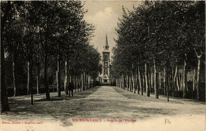 Carte postale ancienne Bourbon-Lancy Avenue de l'Hospice à Bourbon-Lancy
