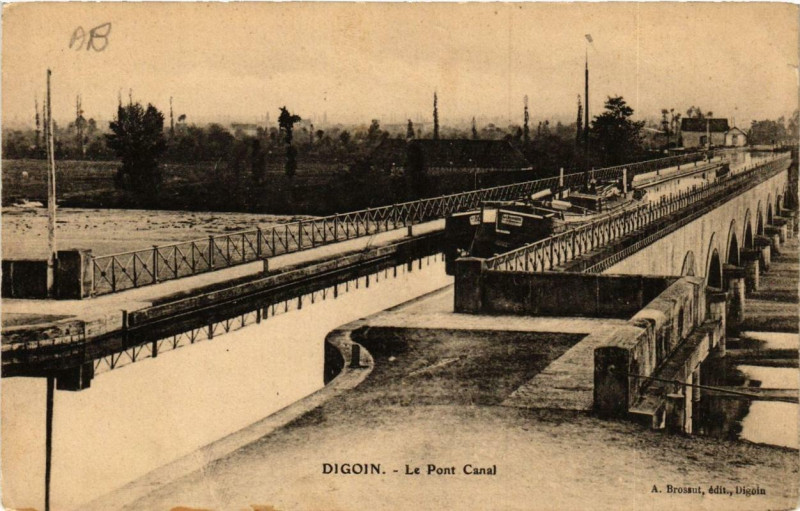 Carte postale ancienne Digoin Le Pont Canal à Digoin