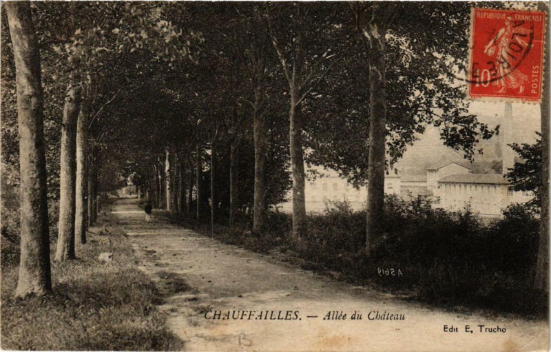 Carte postale ancienne Chauffailles Allée du Chateau à Chauffailles