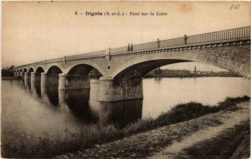 Carte postale ancienne Digoin Pont sur la Loire à Digoin