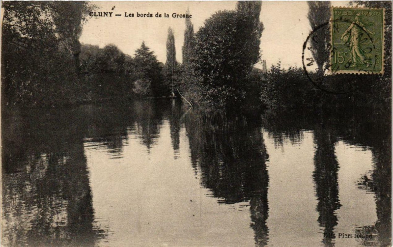 Carte postale ancienne Cluny Les bords de la Grosne à Cluny