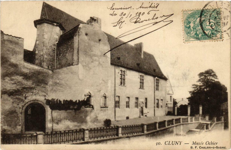 Carte postale ancienne Cluny Musée Ochier à Cluny