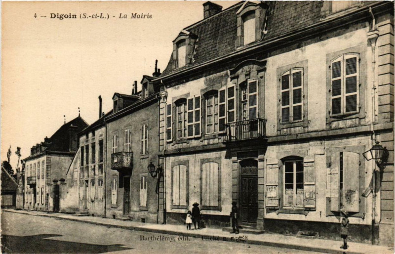 Carte postale ancienne Digoin La Mairie à Digoin