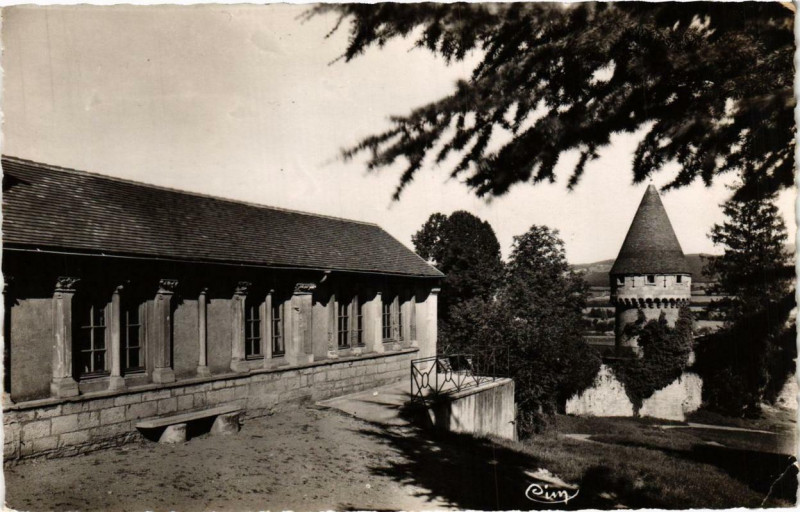 Carte postale ancienne Cluny Jardin du Palais à Cluny