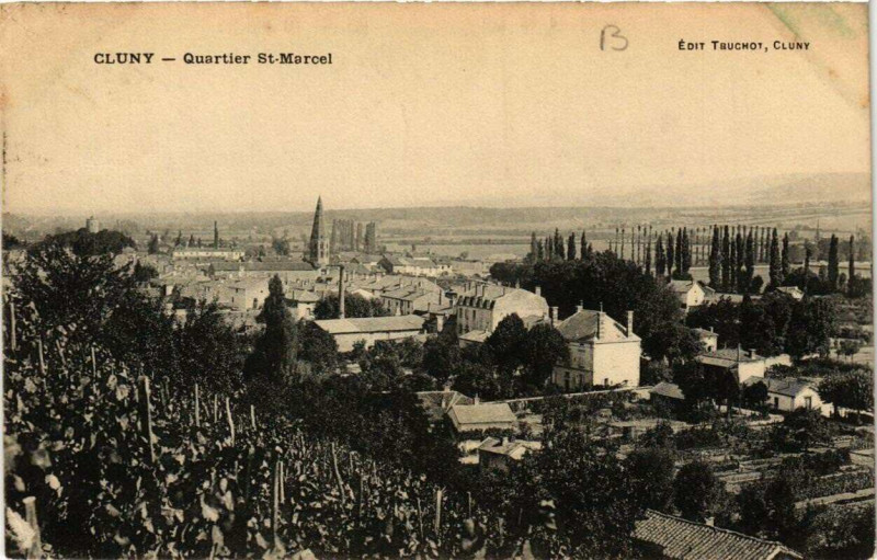 Carte postale ancienne Cluny Quartier Saint-Marcel à Cluny