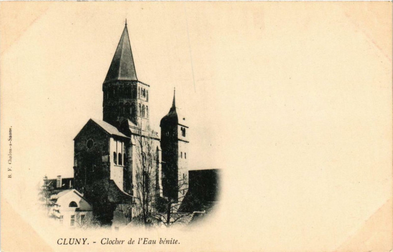 Carte postale ancienne Cluny Clocher de l'Eau Benite à Cluny