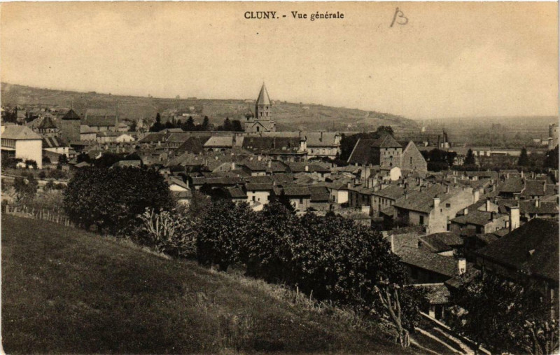 Carte postale ancienne Cluny Vue générale à Cluny