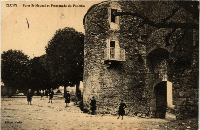 Carte postale ancienne Cluny Porte Saint-Mayeul et Promenade du Fouettin à Cluny