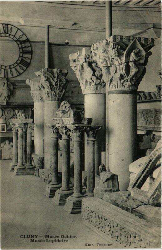 Carte postale ancienne Cluny Musée Ochier, Musée Lapidaire à Cluny
