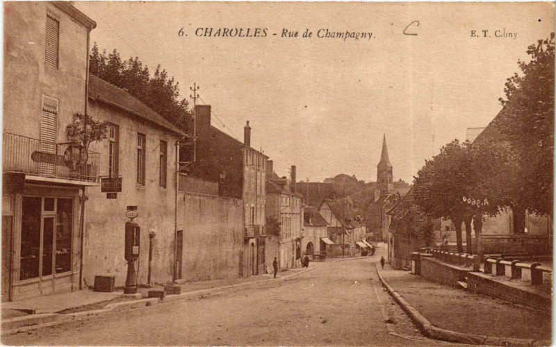 Carte postale ancienne Charolles Rue de Champagny à Charolles
