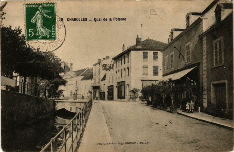 Carte postale ancienne Charolles Quai de la Poterne à Charolles