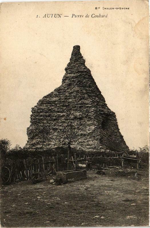 Carte postale ancienne Autun Pierre de Couhard à Autun