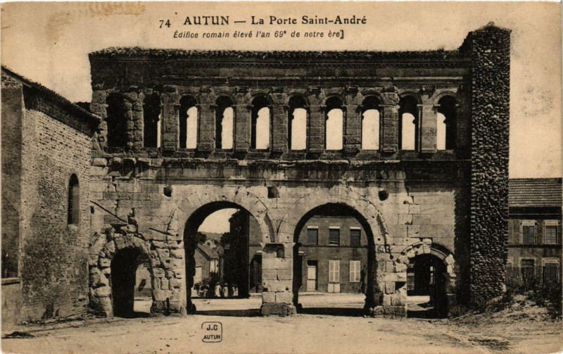 Carte postale ancienne Autun La Porte Saint-André à Autun