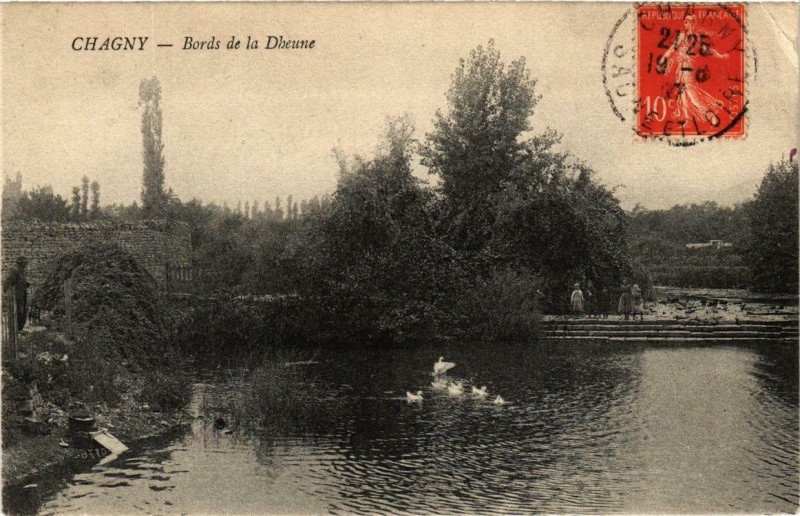 Carte postale ancienne Chagny Bords de la Dheune à Chagny