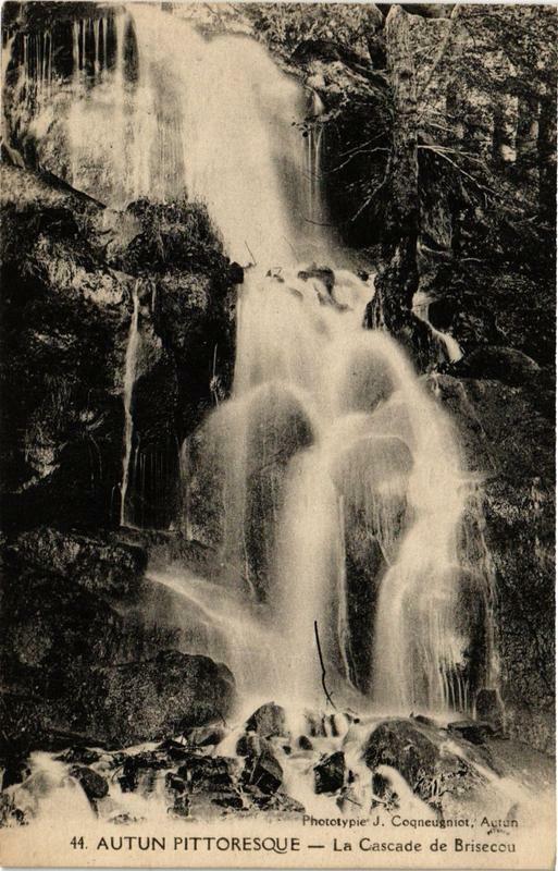 Carte postale ancienne Autun La Cascade de Brisecou à Autun