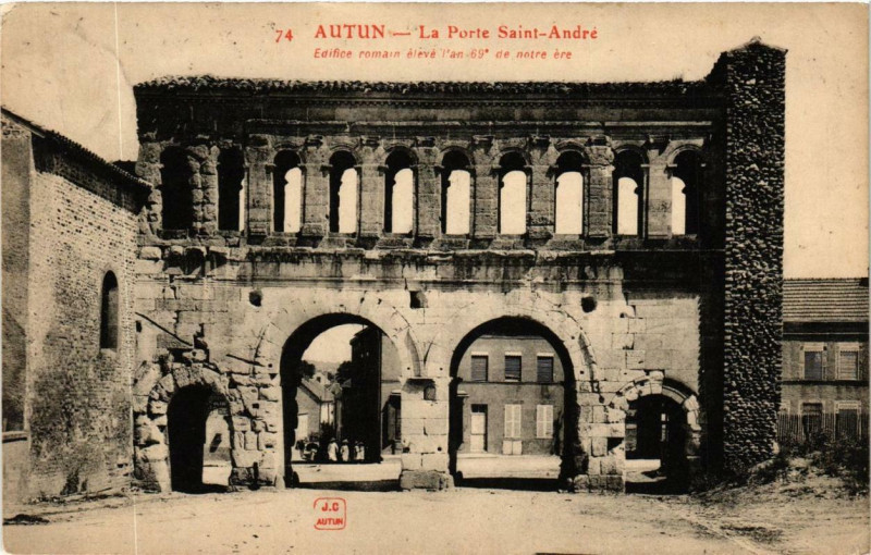 Carte postale ancienne Autun La Porte Saint-André à Autun
