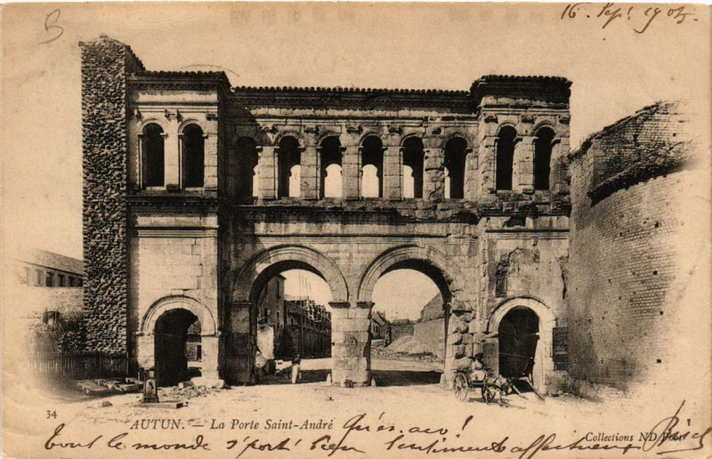 Carte postale ancienne Autun La Porte Saint-André à Autun