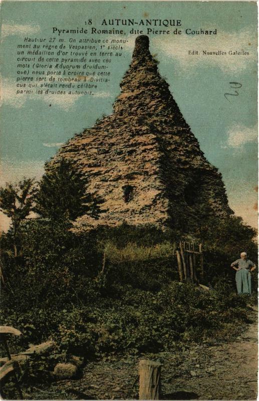 Carte postale ancienne Autun Pyramide Romaine dite Pierre de Couhard à Autun