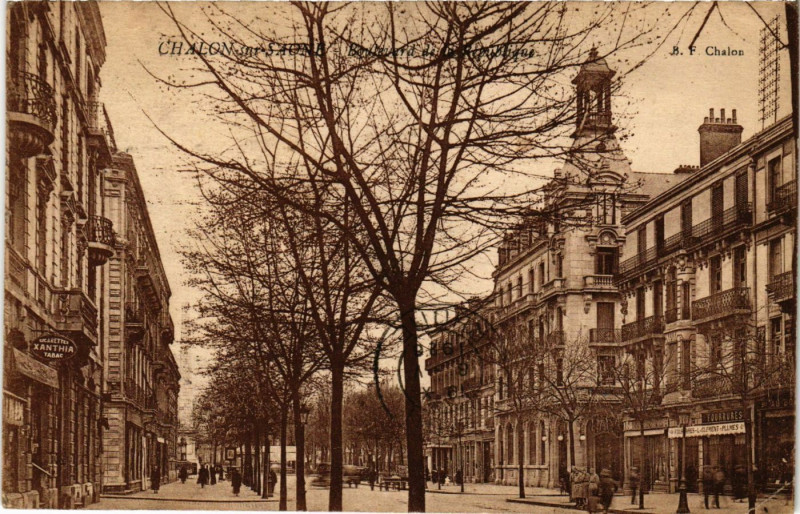 Carte postale ancienne Chalon-sur-Saone - Boulevard de la Republique à Chalon-sur-Saône