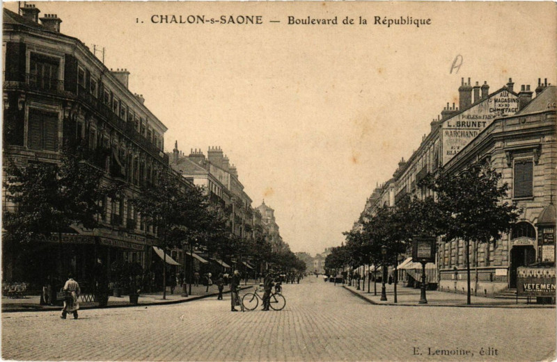 Carte postale ancienne Chalon-sur-Saone - Boulevard de la Republique à Chalon-sur-Saône