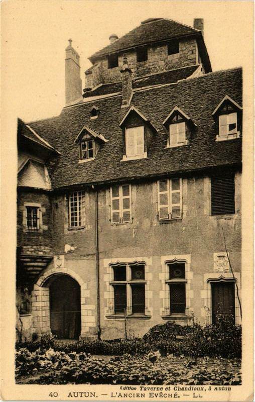 Carte postale ancienne Autun L'Ancien Evéche à Autun