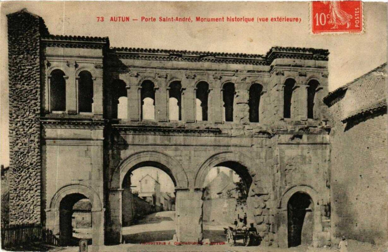 Carte postale ancienne Autun Porte Saint-André à Autun