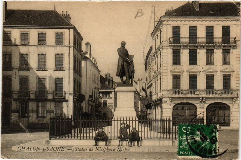 Carte postale ancienne Chalon-sur-Saone - Statue de Nicephore Niepce à Chalon-sur-Saône